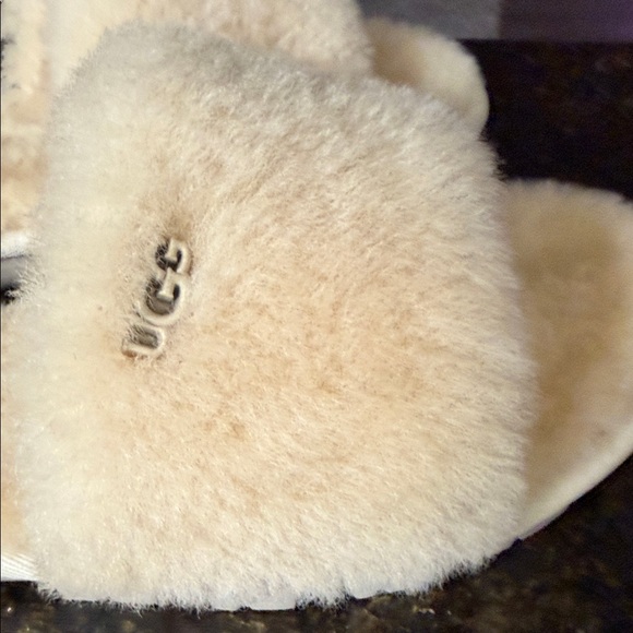 UGG Plush Tan Slippers - Picture 5 of 6